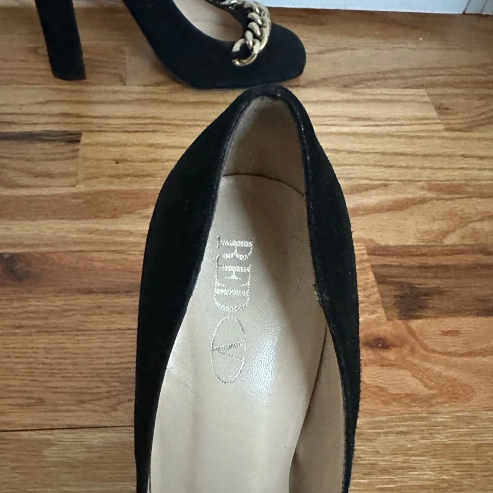 RED Valentino Suede Square Toe/Hill Chain Trim Pumps - Picture 8 of 12